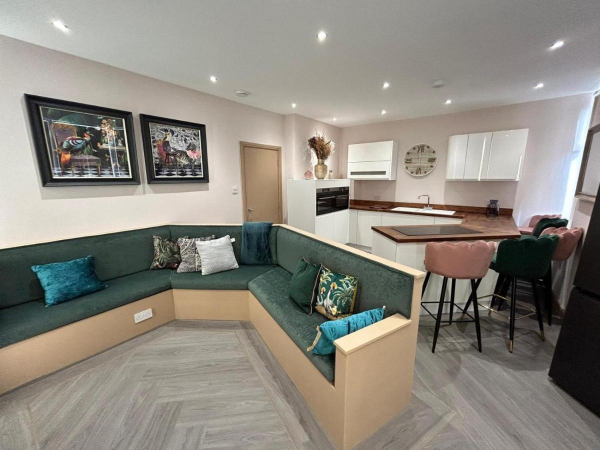 Strawberry Fields Suite By Sasco Apartments Blackpool Exterior foto